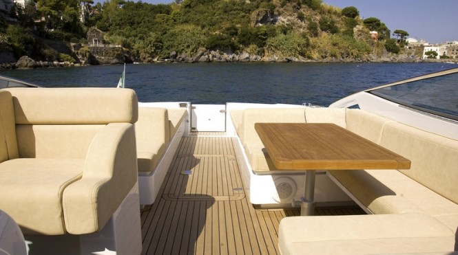 unica 42 yacht