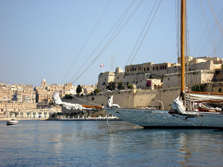 Superyacht Eleonora at Grand Harbour Marina — Yacht Charter ...