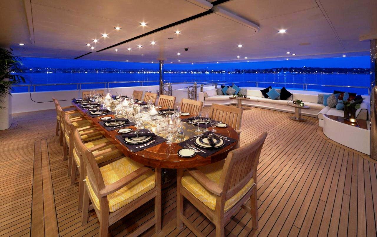 yacht dinner moa