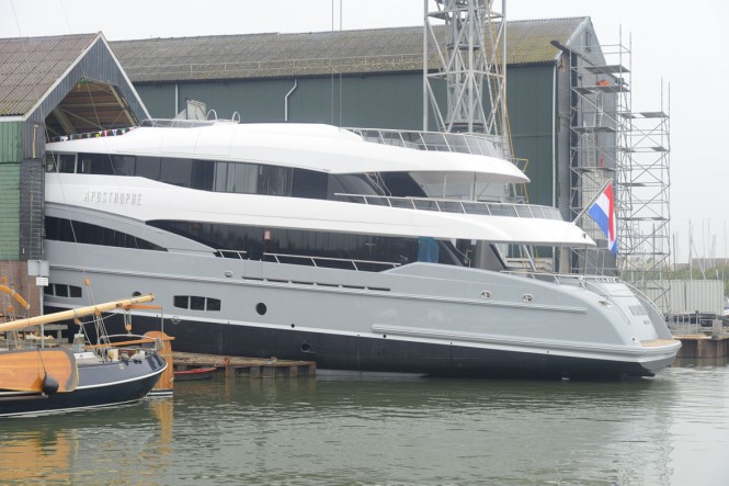 Hakvoort YN247 motor yacht Apostrophe