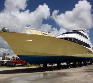 Jarrett Bay helps haul out 105' Jim Smith Yacht MARLENA