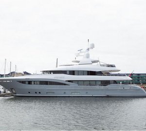 Hakvoort delivers 40m luxury yacht APOSTROPHE
