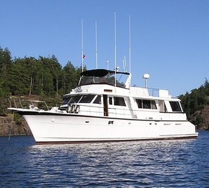 Alaska yacht charter aboard 72’ Hatteras motor yacht VIAGGIO