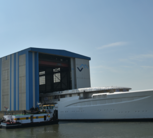 FEADSHIP Mega Yacht Hull 1006 – Unexpected visitor to SAIL Amsterdam event