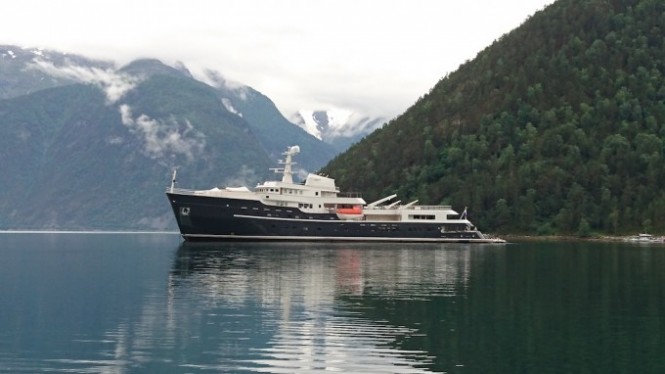 the legend expedition yacht