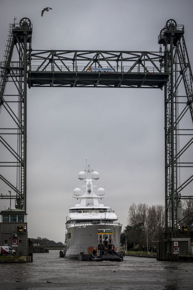 Staggering photos of Feadship Project 707 motor yacht BROADWALK leaving ...