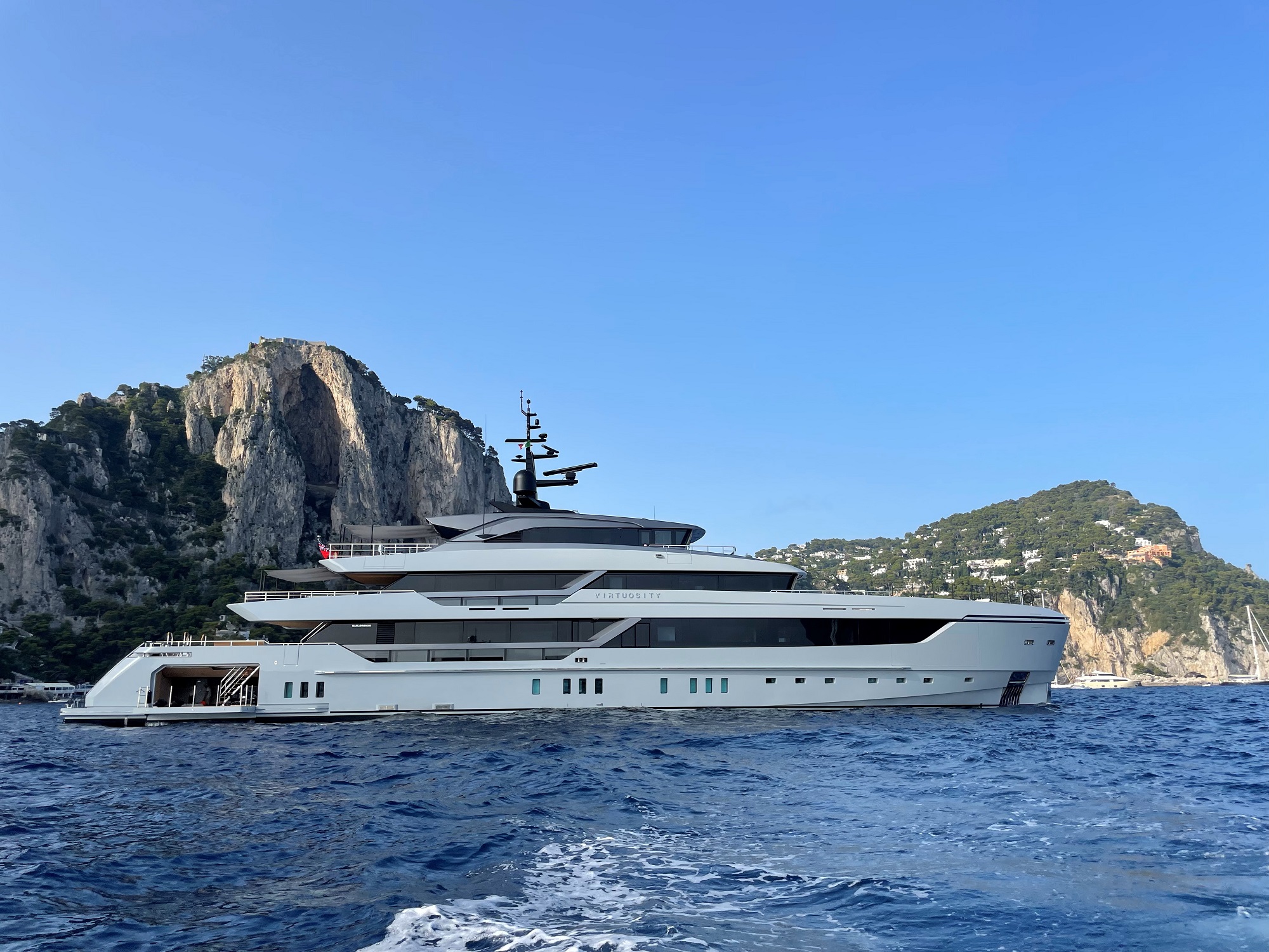 Superyacht VIRTUOSITY