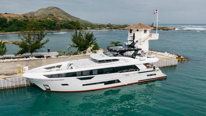 Explorer yacht PAPILLON in Dominican Republic
