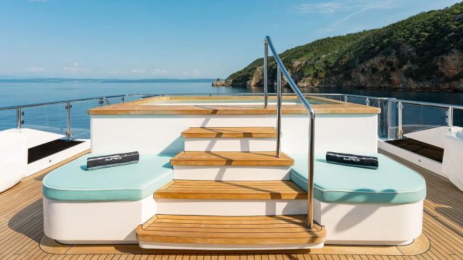 Sun deck aft pool