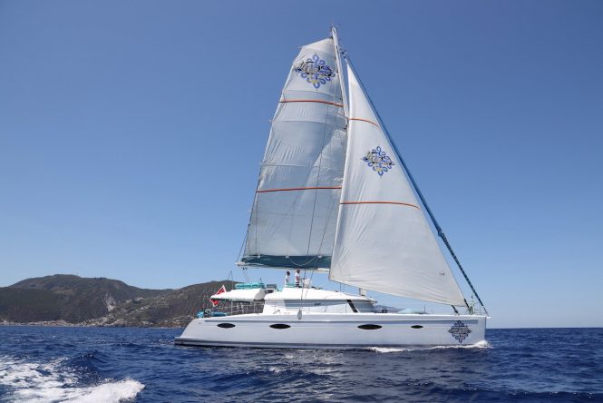 Catamaran LIR