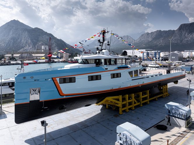 Explorer yacht FIVE OCEANS - damen yachting