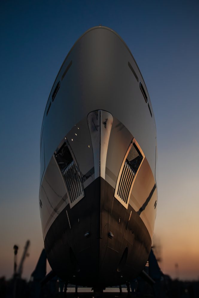 bow of the yacht - photo Giuliano Sargentini