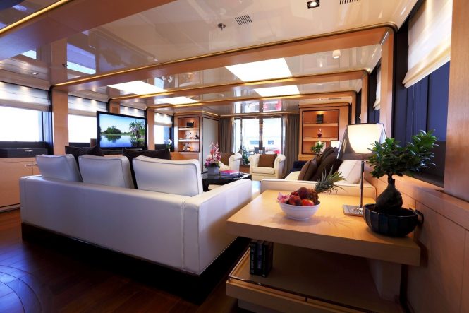 Interior of motor yacht 2 LADIES