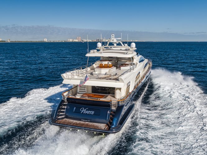 LUXURY YACHT VIVERE