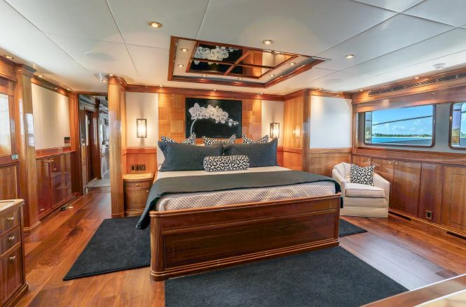 Main deck master suite