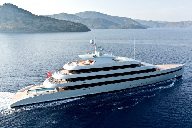 Superyacht SAVANNAH