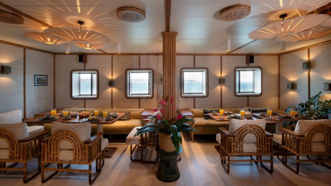 Dining on board - KUDANIL EXPLORER