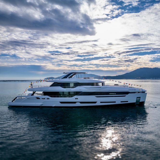 Luxury yacht DOM 133 L'INSTANT (hull 10252)