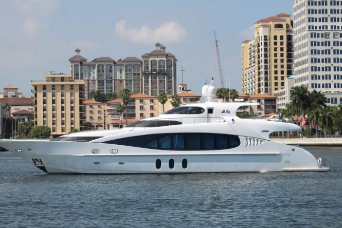 Luxury yacht SEA BREEZE ONE