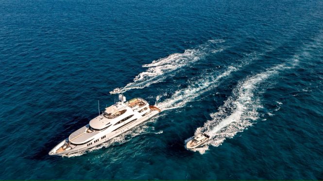 Superyacht TCB